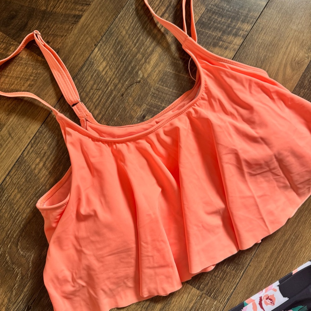 New Coral Ruffle Bikini Top with Floral High-Waist Bottoms - Picture 4 of 6